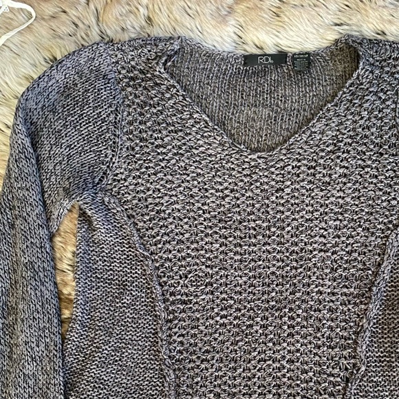 RDI mixed stitch knit v-neck sweater - Picture 7 of 13